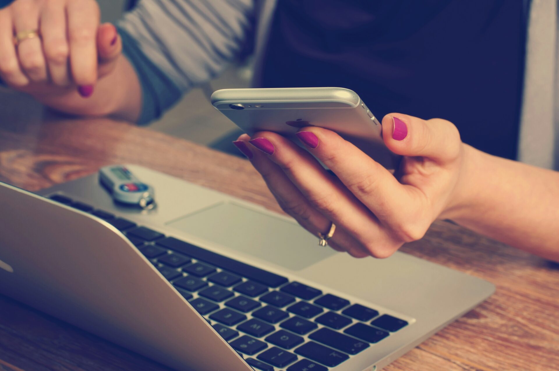 Como Trabalhar pela Internet: 24 Principais formas.